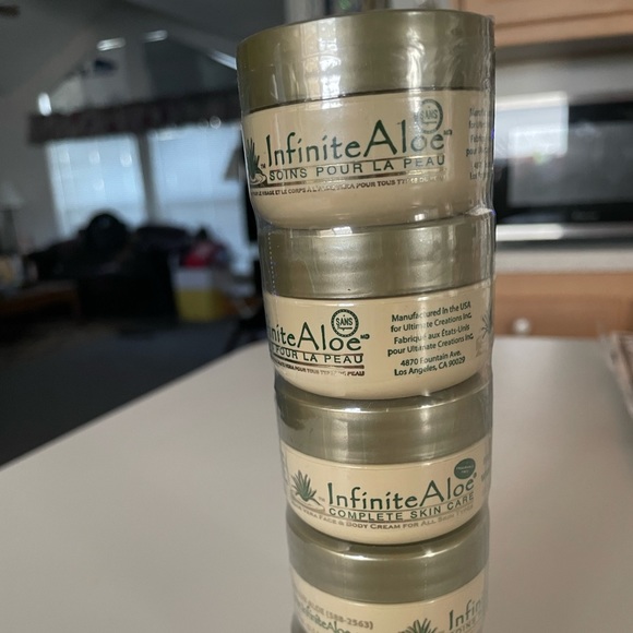 Infinite aloe NWT 0.5 oz 6 in the pack. - Picture 1 of 3